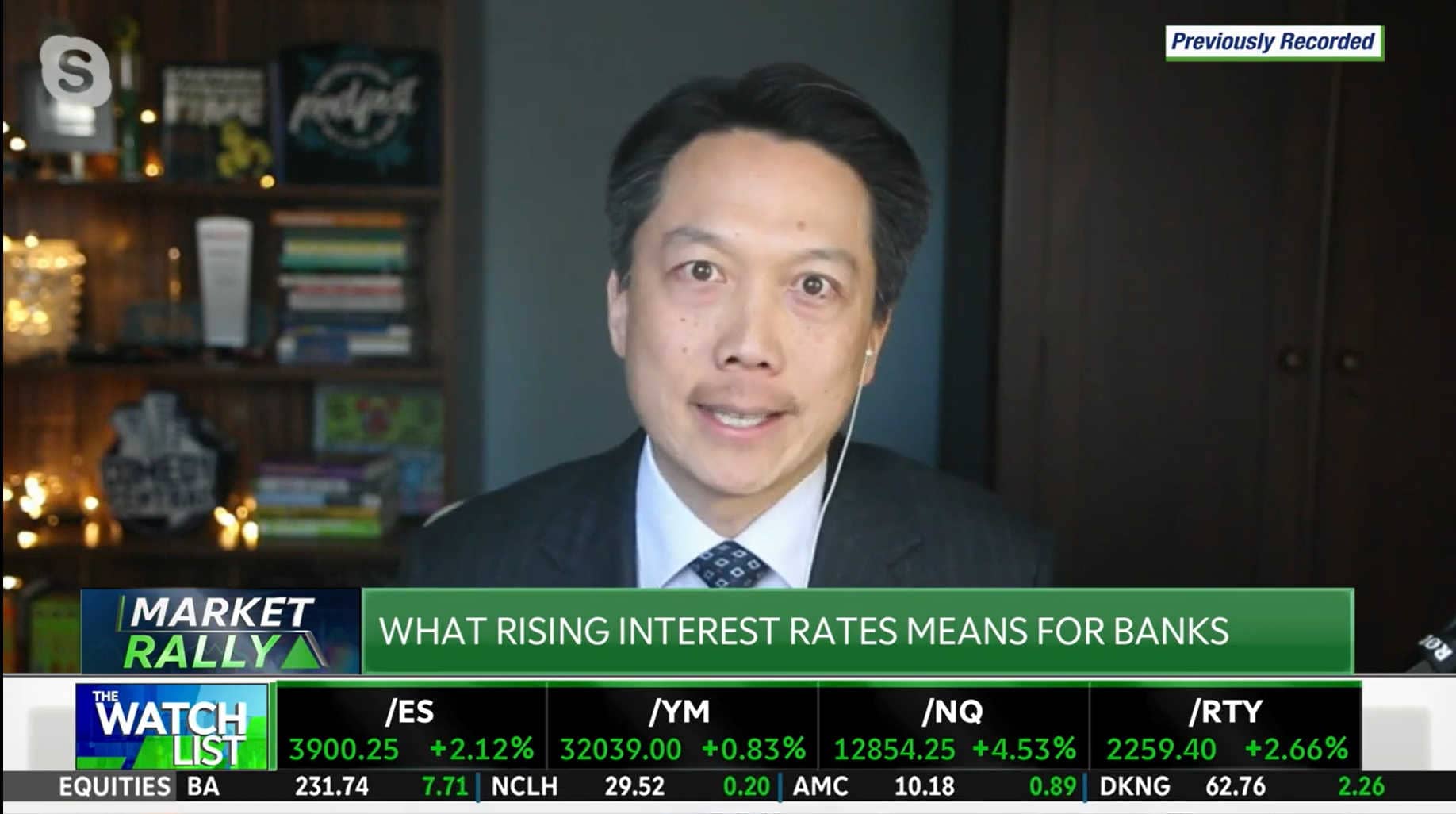 Use a Teleprompter to Make Eye Contact in Zoom Podcast Gym